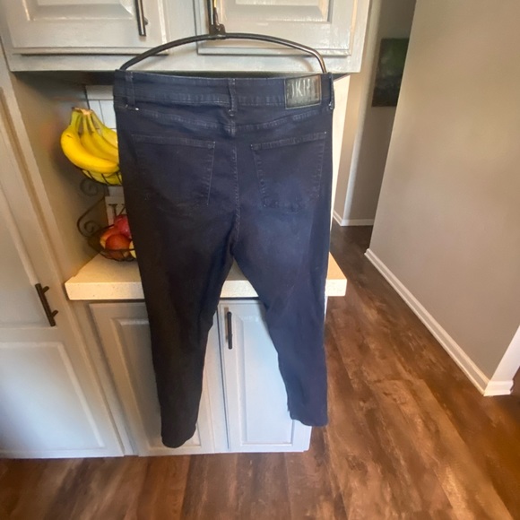 Women’s DKNY jeans - Picture 6 of 7